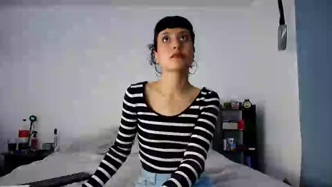 Snapshot of anika_lowen chatting on 02-19-25, 08:41 Anika And Lowen Your Thumbs Up Are Super Important For Us  online show from 02-19-25, 08:41
