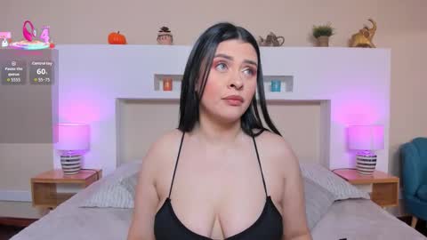 Snapshot of anikaromanof chatting on 12-22-25, 11:40 Anika Romano online show from 12-22-25, 11:40