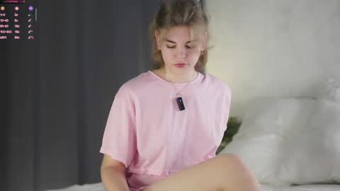 AnishaVivo online show from 12-14-25, 12:32