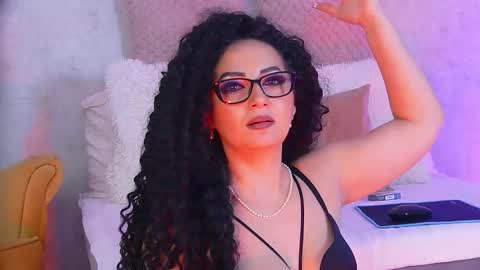 anissia teaser online show from 11-10-25, 05:39