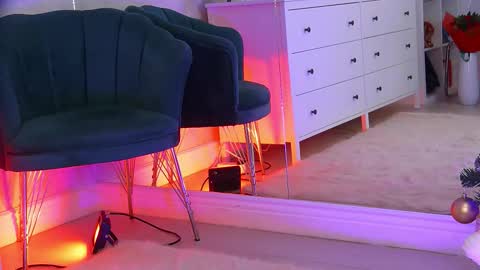 anissia teaser online show from 12-18-25, 05:46