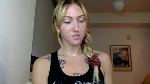 Ani Summers online show from 11-06-25, 02:56