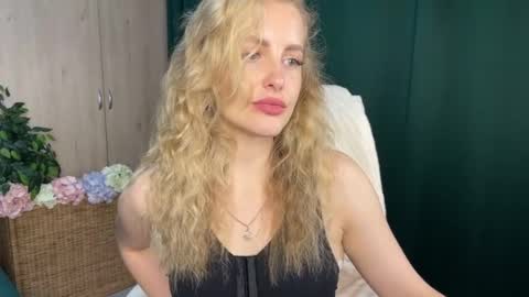 Anita online show from 05-25-26, 01:00