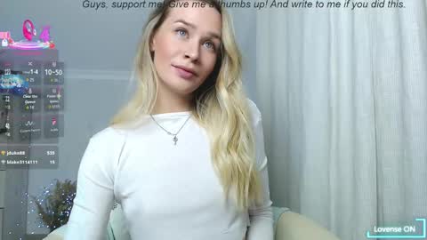 Snapshot of anita_delicious chatting on 10-23-25, 07:23 anita_delicious online show from 10-23-25, 07:23