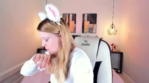 Anita online show from 07-18-26, 08:51