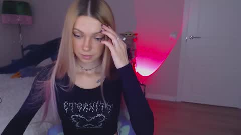 Snapshot of anita_moon_ chatting on 10-07-25, 10:51 anita_moon_ online show from 10-07-25, 10:51