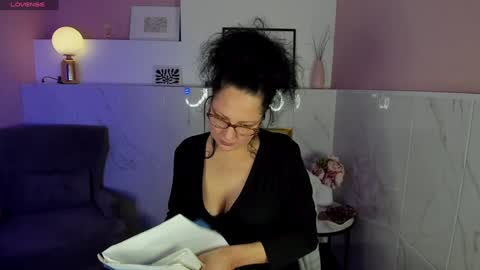 Snapshot of anita_muse chatting on 12-27-24, 02:12 Anita online show from 12-27-24, 02:12