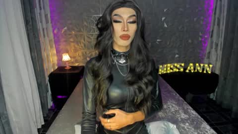 Snapshot of anitacruisze chatting on 01-18-25, 07:04 Miss Ann online show from 01-18-25, 07:04