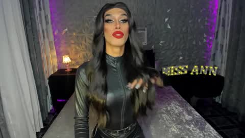 Snapshot of anitacruisze chatting on 01-19-25, 07:15 Miss Ann online show from 01-19-25, 07:15