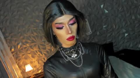 Snapshot of anitacruisze chatting on 01-26-25, 11:18 Miss Ann online show from 01-26-25, 11:18