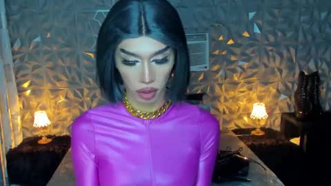 Snapshot of anitacruisze chatting on 01-28-25, 11:17 Miss Ann online show from 01-28-25, 11:17