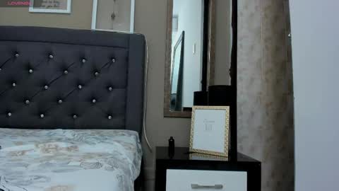 Anitafoxx online show from 11-18-25, 09:30