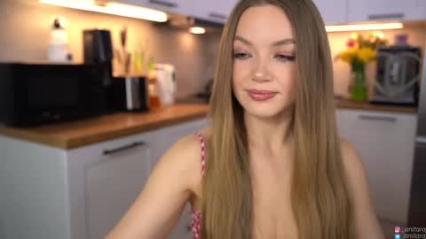 Im Anita thumb up me please its important online show from 03-20-26, 08:14