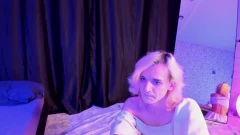 Angel online show from 10-24-25, 06:26