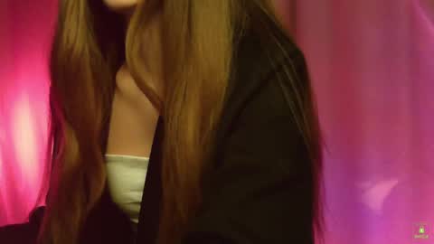 Snapshot of ann_amm chatting on 02-19-25, 12:11 Anna online show from 02-19-25, 12:11