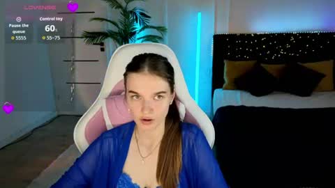 Snapshot of ann_woood chatting on 06-30-26, 04:08 ann_woood online show from 06-30-26, 04:08