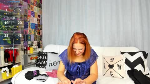 Snapshot of anna127moon chatting on 12-03-24, 02:47 Anna online show from 12-03-24, 02:47