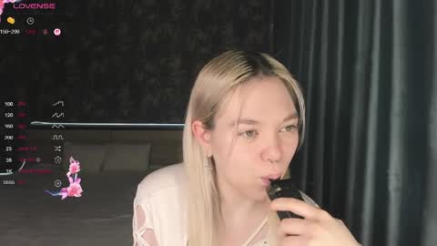 Anna online show from 04-25-26, 07:22