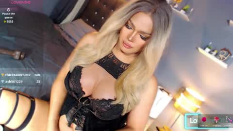 Snapshot of anna_mclaine chatting on 04-28-26, 02:27 Miss Anna online show from 04-28-26, 02:27