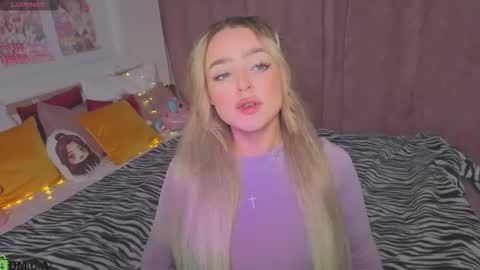 Snapshot of anna_nickol chatting on 02-19-26, 04:25 Anna online show from 02-19-26, 04:25