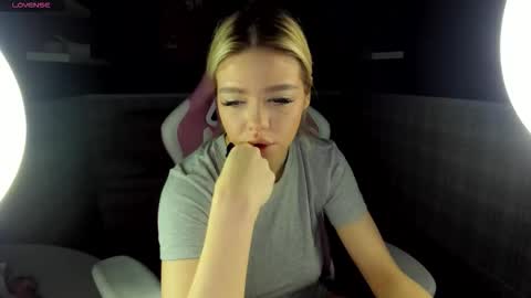 Anna online show from 01-06-26, 01:09