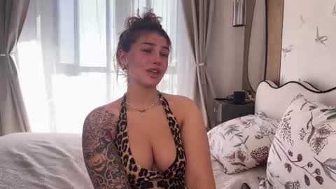 Snapshot of anna_six chatting on 06-20-26, 03:20 Anna online show from 06-20-26, 03:20