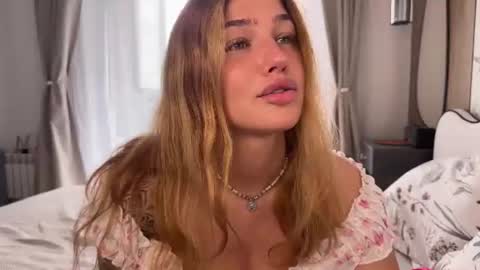 Snapshot of anna_six chatting on 06-28-26, 03:45 Anna online show from 06-28-26, 03:45