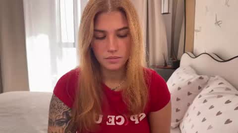 Snapshot of anna_six chatting on 07-24-26, 04:10 Anna online show from 07-24-26, 04:10