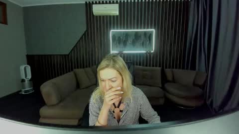 anna_snow9 online show from 10-15-25, 05:57