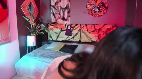 Anna online show from 10-31-25, 03:18