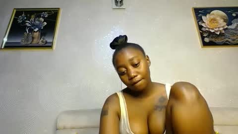 Snapshot of annabel038 chatting on 02-08-25, 06:01 Annabel online show from 02-08-25, 06:01