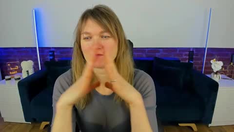 Annabel online show from 02-12-26, 06:36