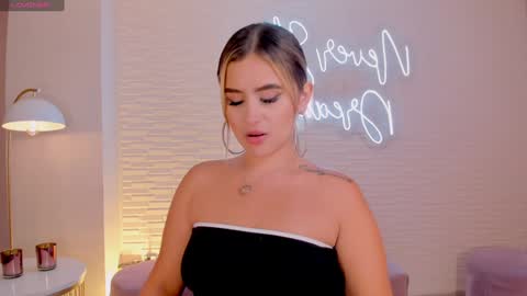 Anna Brooks  online show from 01-27-25, 07:24