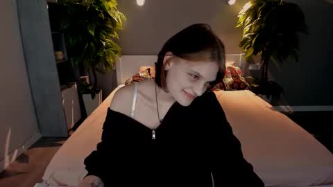 Anna online show from 09-27-25, 05:23