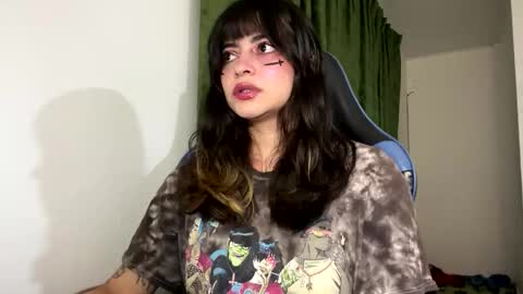 Anna online show from 12-17-25, 01:33