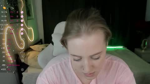 annagrees1 online show from 12-14-25, 05:07