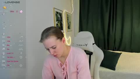 annagrees1 online show from 01-09-26, 08:10