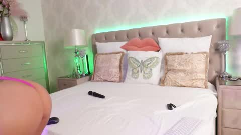 AnnaKarinaX online show from 09-16-25, 03:18