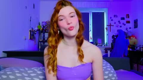 Snapshot of annakeenon chatting on 07-24-26, 05:16 Anna online show from 07-24-26, 05:16