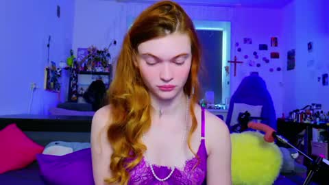 Snapshot of annakeenon chatting on 07-31-26, 07:08 Anna online show from 07-31-26, 07:08