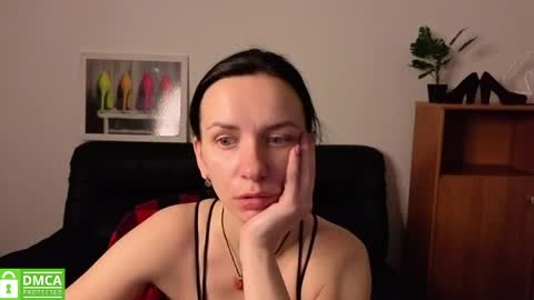 Snapshot of annakillian_kiss chatting on 05-19-26, 05:25 Anna online show from 05-19-26, 05:25