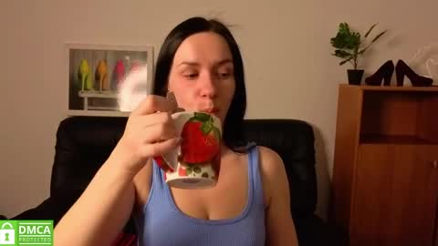 Snapshot of annakillian_kiss chatting on 05-25-26, 05:24 Anna online show from 05-25-26, 05:24