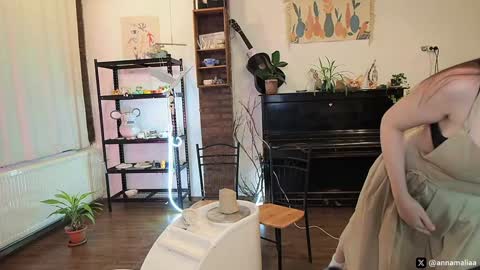 Annie   follow my onlyfans - 50 off  online show from 03-25-26, 06:36