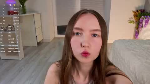 Snapshot of annamarie_foryou chatting on 05-26-26, 08:38 Holly Molly Im Polly online show from 05-26-26, 08:38