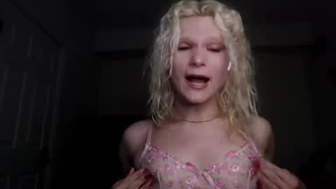 AnnaMarrie online show from 03-25-26, 11:49