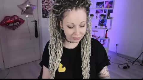 Anna online show from 09-28-25, 03:28