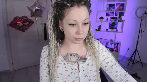 Anna online show from 10-30-25, 02:35