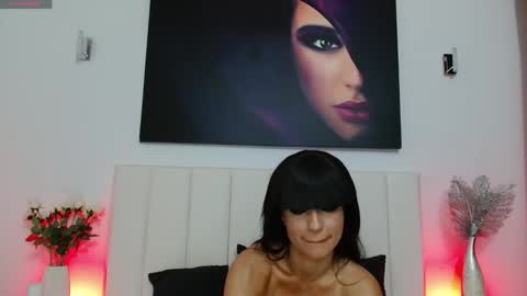 Snapshot of annaros_ chatting on 12-14-24, 05:58 AnnaRos online show from 12-14-24, 05:58