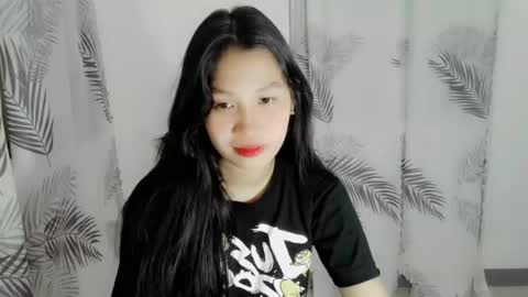 Snapshot of annarot chatting on 09-11-25, 02:39 Riane online show from 09-11-25, 02:39