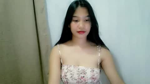 Snapshot of annarot chatting on 09-23-25, 03:59 Riane online show from 09-23-25, 03:59